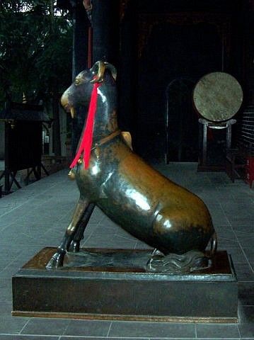 Temple QingYang gong - Une chèvre de bronze