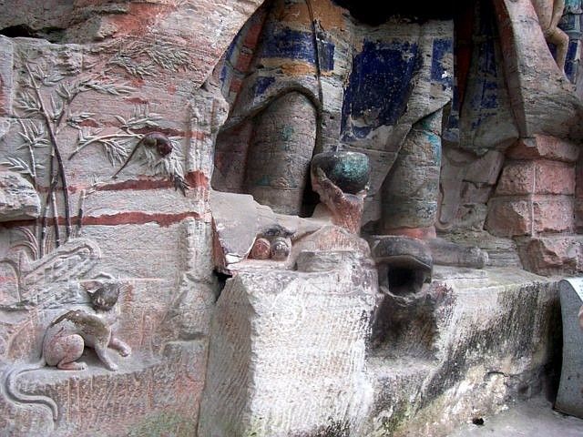 Baoding - Bas-reliefs évoquant les souffrances de ce monde