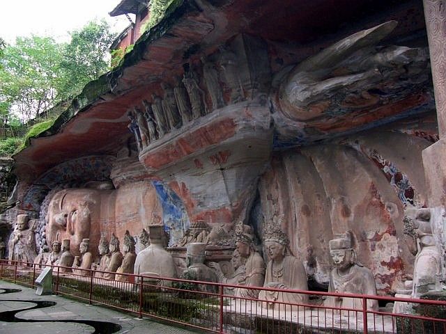 Baoding - Bas relief of the reclining Buddha