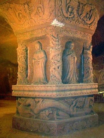 Leshan Buddhist site - Carved pillar
