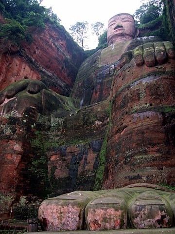 Leshan Buddhist site - Great Buddha seen from downstairs