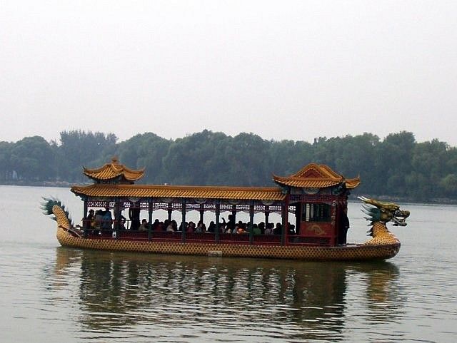 Summer palace - Dragon boat
