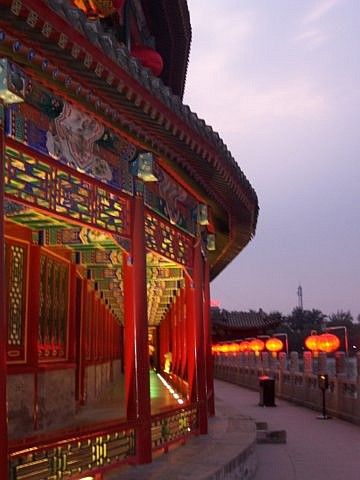 Parc Beihai - Galerie couverte à la tombée de la nuit