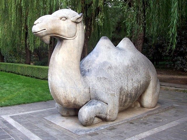 Voie des esprits de la nécropole des Ming - Statue de chameau couché