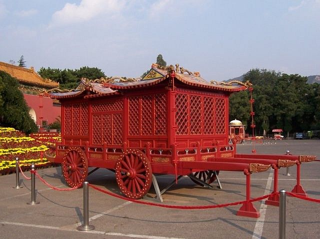 Changling - Nian cart on display