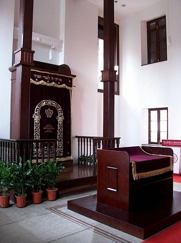 Ohel Moishe synagogue - Inside the synagogue