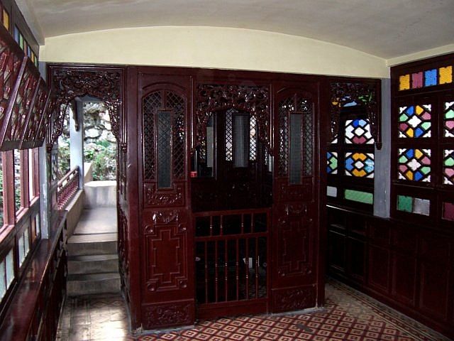 Jardin de la forêt du lion - A l'intérieur du bâteau de pierre