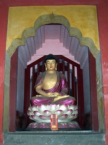 Temple du nord - Bouddha assis sur une fleur de lotus