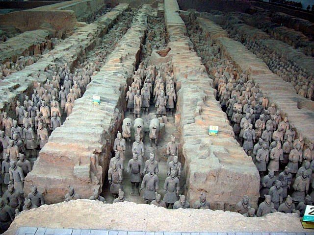 Armée enterrée de Xian - Fosse #1, la plus grande