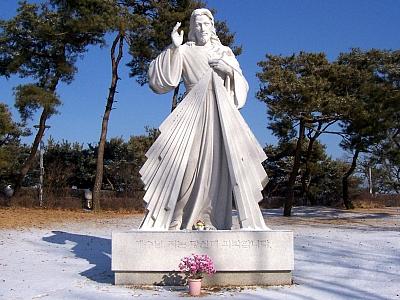 Statue du Sacré Coeur Miséricordieux