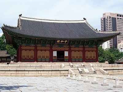 Deoksugung palace