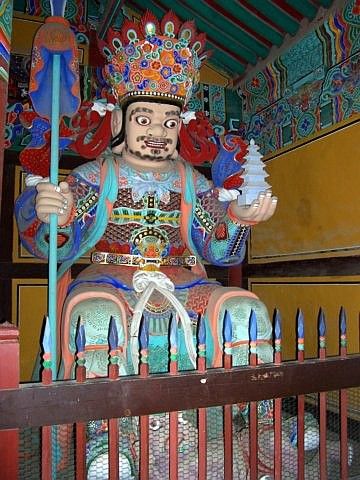 Beomeosa temple - King of Heaven, guardian of the north