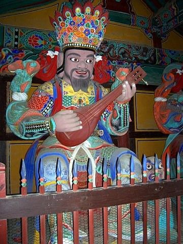 Beomeosa temple - King of Heaven, guardian of the east
