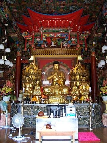 Temple Beomeosa - Bouddha Vairocana, le bouddha cosmique