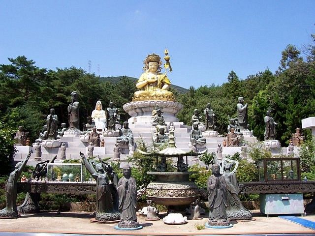 Beomeosa temple - Buddha or bodhisattva