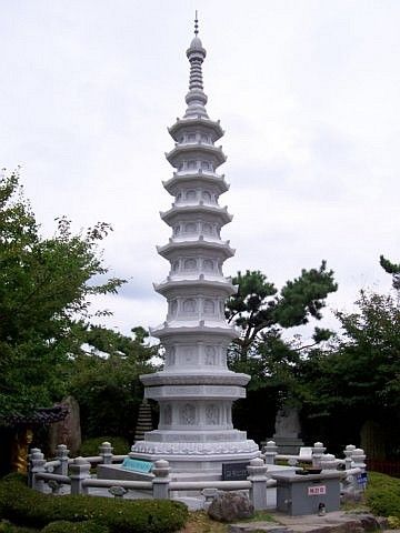 Haedong Yonggungsa temple - Stupa