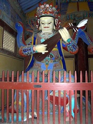Tongdosa temple - King of Heaven, guardian of the east