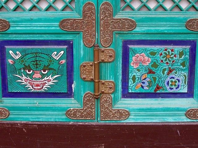 Temple Tongdosa - Décorations sur porte fenêtre