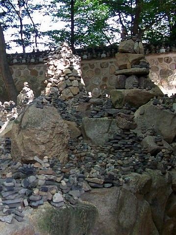 Bulguksa Buddhist temple - Prayer stones