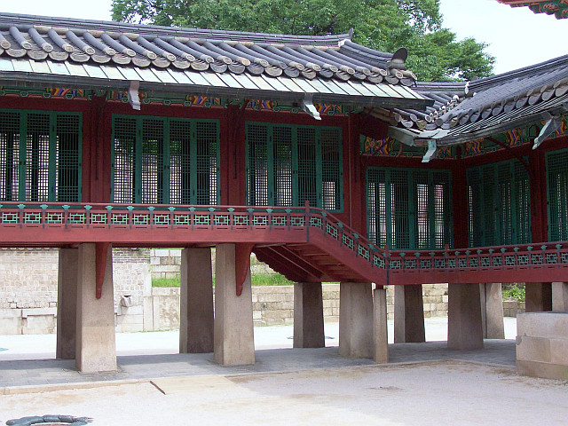 Palais de Changdeokgung - Corridor sur piliers