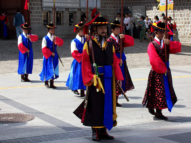 Deoksugung palace - Changing of the guard