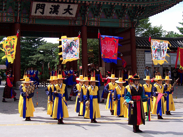 Deoksugung palace - Changing of the guard, end of the music