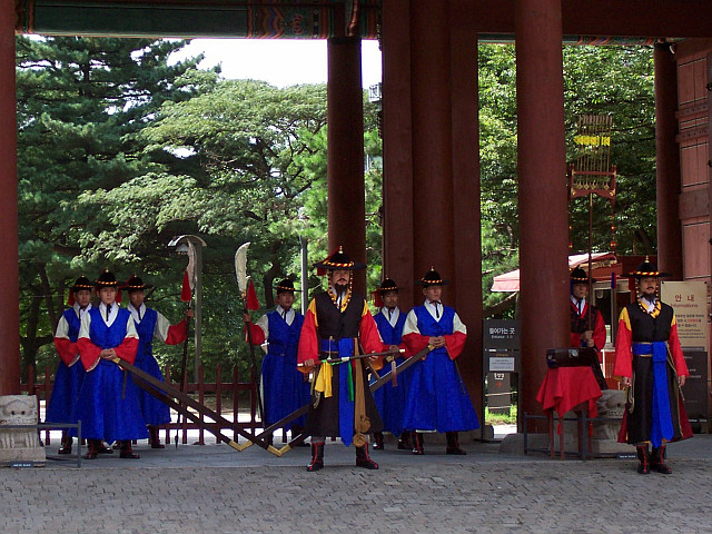 Palais de Deoksugung - Relève, gardes en préparation