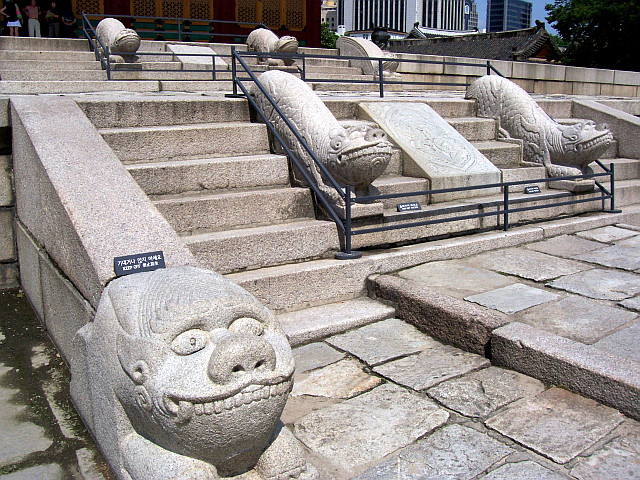 Palais de Deoksugung - Escalier