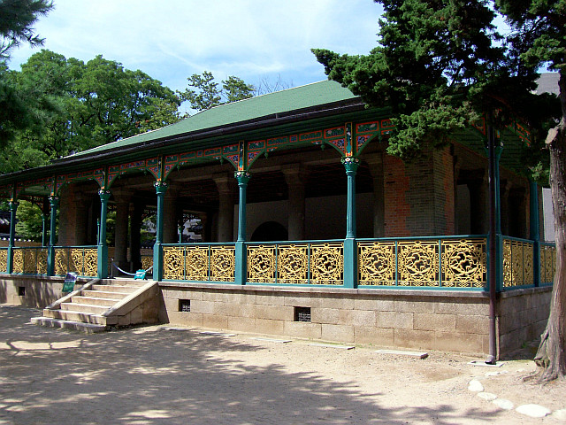 Palais de Deoksugung - Salle avec poteaux bleus