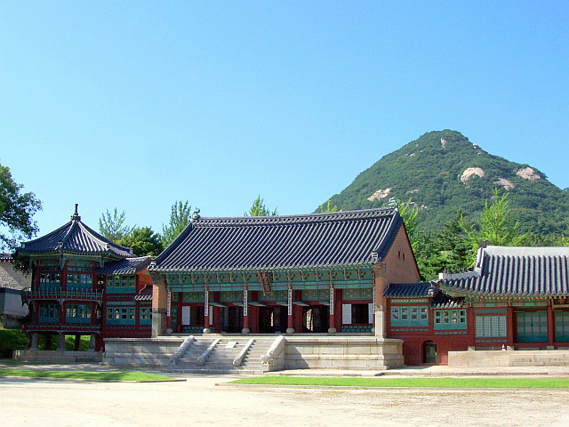 Palais de Gyeongbokgung - Ensemble de trois pavillons