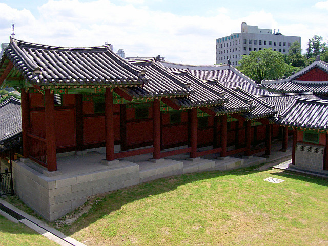 Courtyard of Gyeongheuigung palace