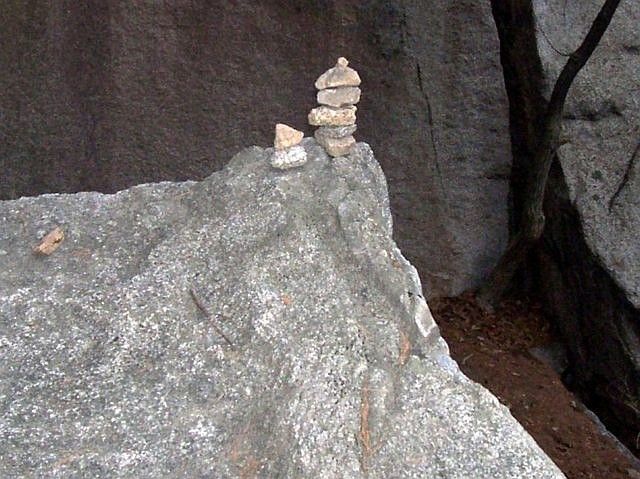 Bukhansan - prayer stones ?