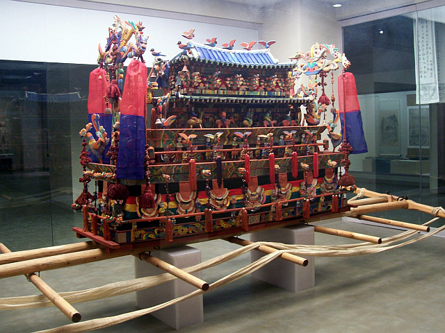 Seoul Folk museum - funeral "palanquin"