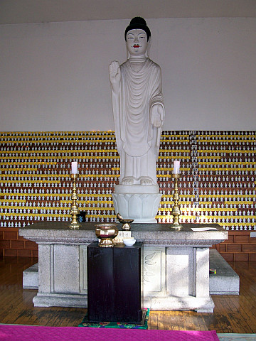 Temple Bongwonsa - Bouddha blanc