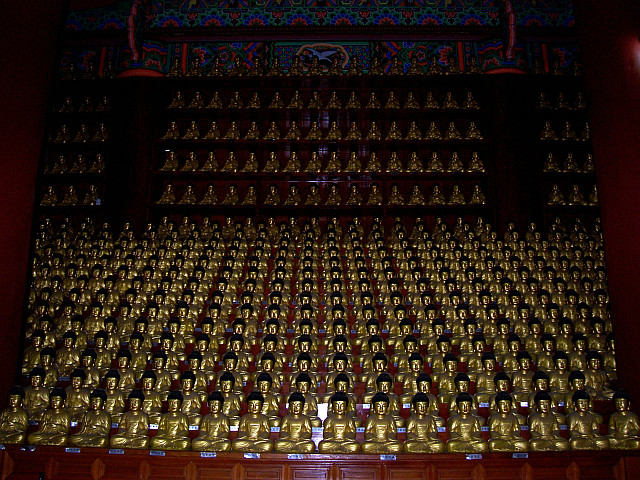 Bongwonsa temple - Hall of the 3,000 Buddhas
