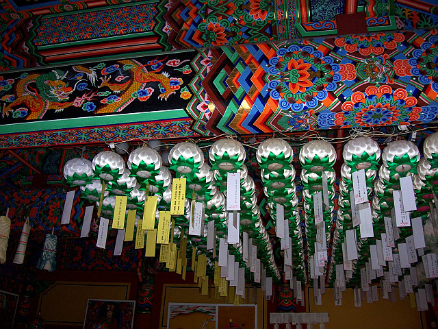 Temple Bongwonsa - Lanternes en forme de fleur de lotus