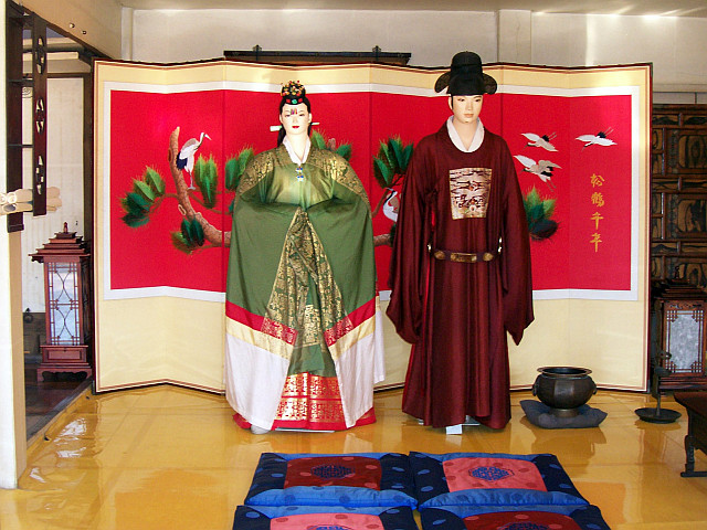 Namsan folk village - Traditional clothes