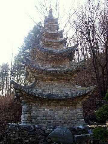 Temple Waujeongsa - Pagode en pierre