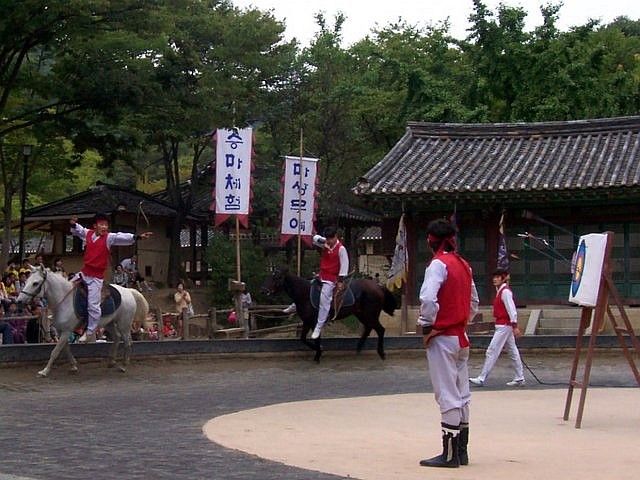 Yong-in folk village - Horse show (3/3)