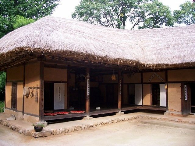 Yong-in folk village - L-shaped farm