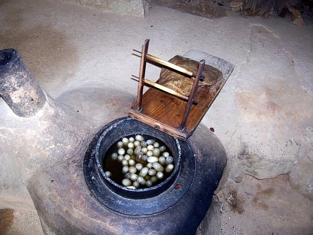 Yong-in folk village - Cocoons of silkworm