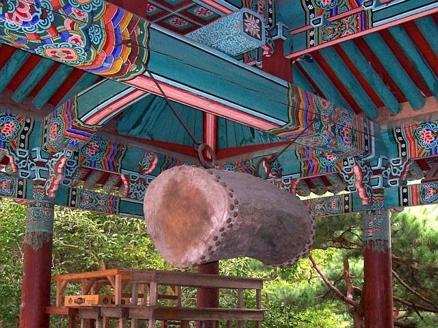 Yong-in folk village - Buddhist temple, drum