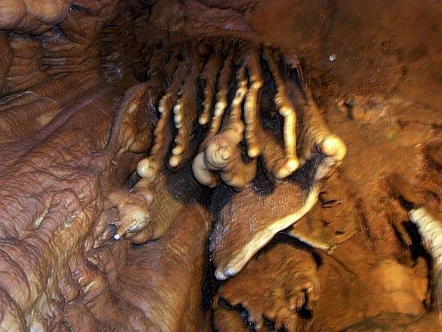 Woraksan - Drapery in Gosu cave