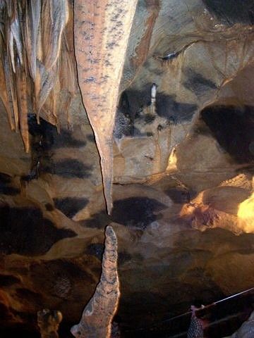 Woraksan - Stalagmite et stalagtite de la grotte Gosu