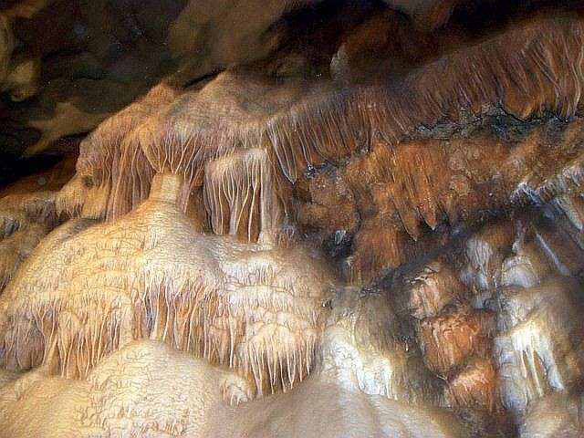 Woraksan - Coulée de calcite de la grotte Gosu