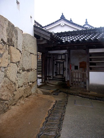 Himeji castle - Narrow pathway