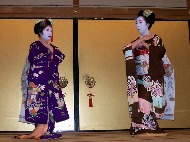Gion corner - Kyomai, a dance performed by maikos (future geishas)