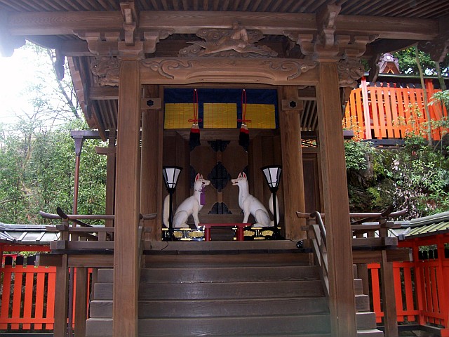 Sanctuaire Fushimi Inari - Masha (sorte d'oratoire) dédié à Inari