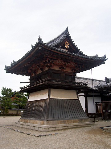 Temple Horyuji - Tour du tambour ou tour de la cloche