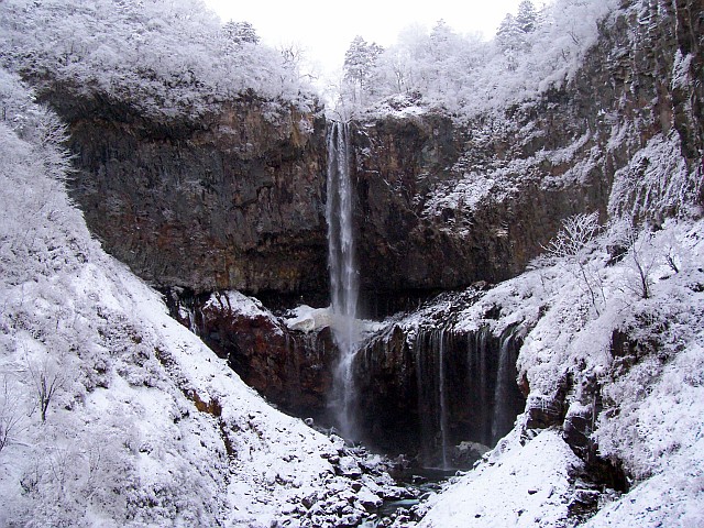Aux environs de Nikko - Chutes Kegon sous la neige